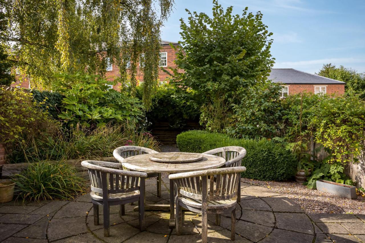 Bed and breakfast St Johns House Lichfield Extérieur photo