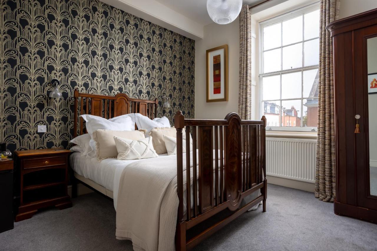 Bed and breakfast St Johns House Lichfield Extérieur photo